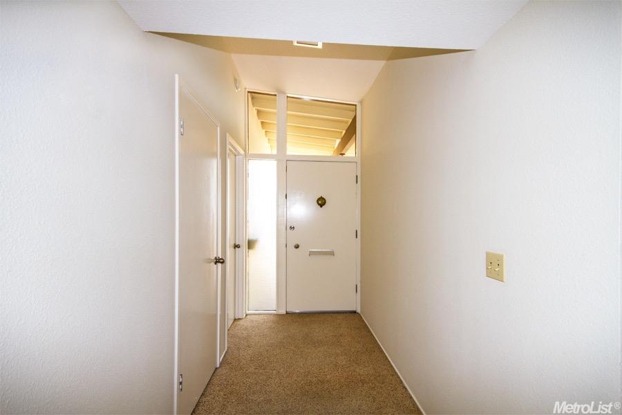 1406 Sycamore Ln, Davis, CA 95616 photo 2