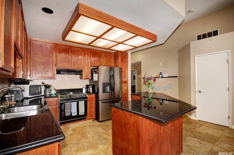 809 La Coruno, Davis, CA 95618 photo 7