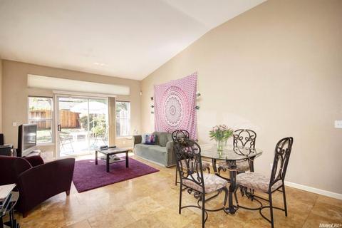 809 La Coruno, Davis, CA 95618 photo 4