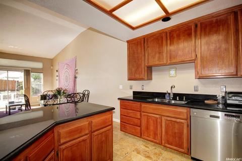 809 La Coruno, Davis, CA 95618 photo 9