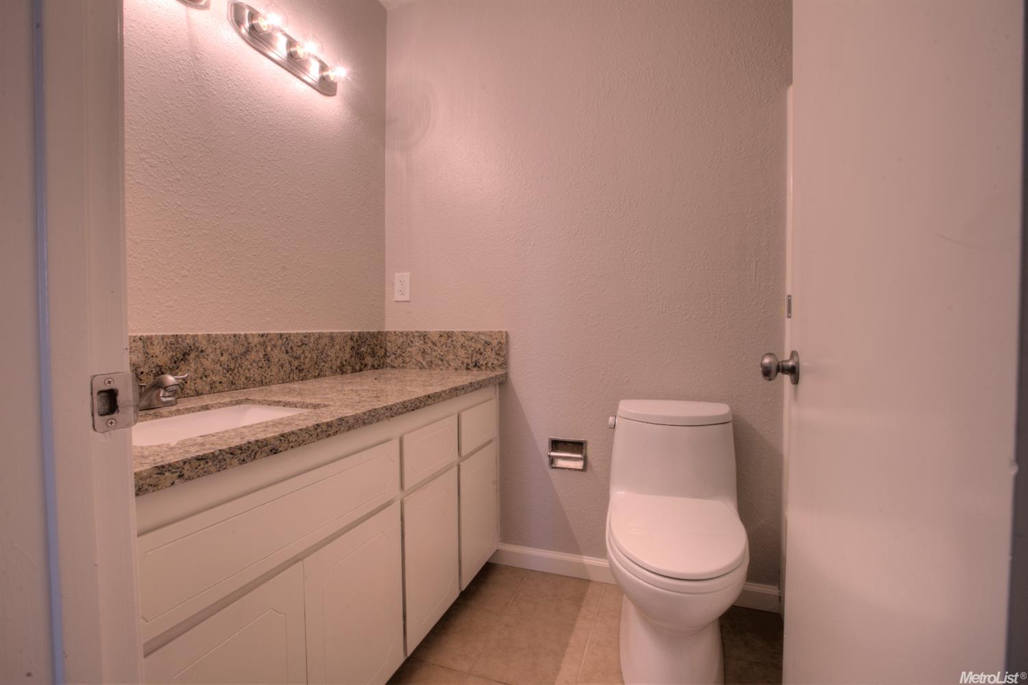 3905 Woodview Dr, Ceres, CA 95307 photo 12