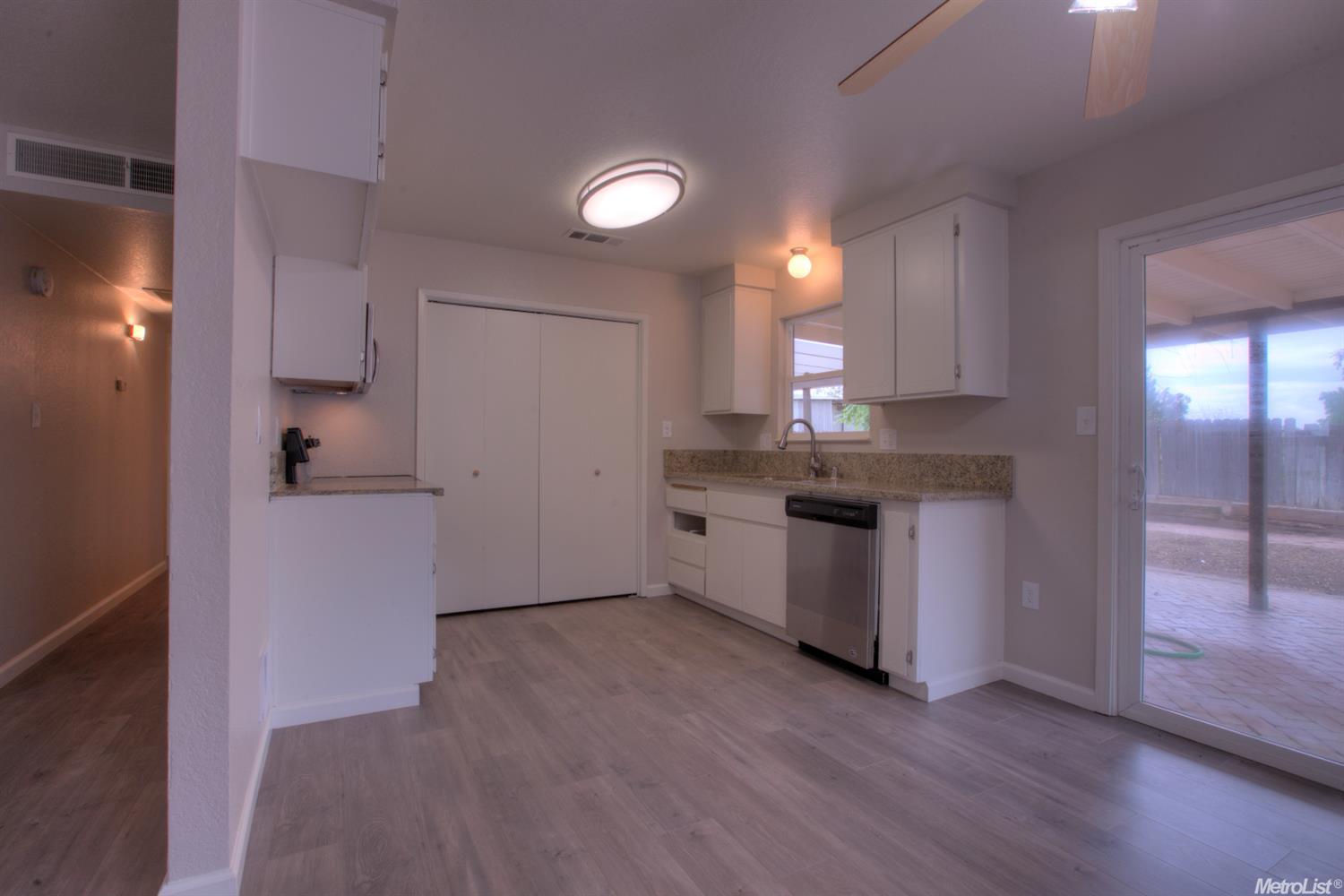 3905 Woodview Dr, Ceres, CA 95307 photo 9