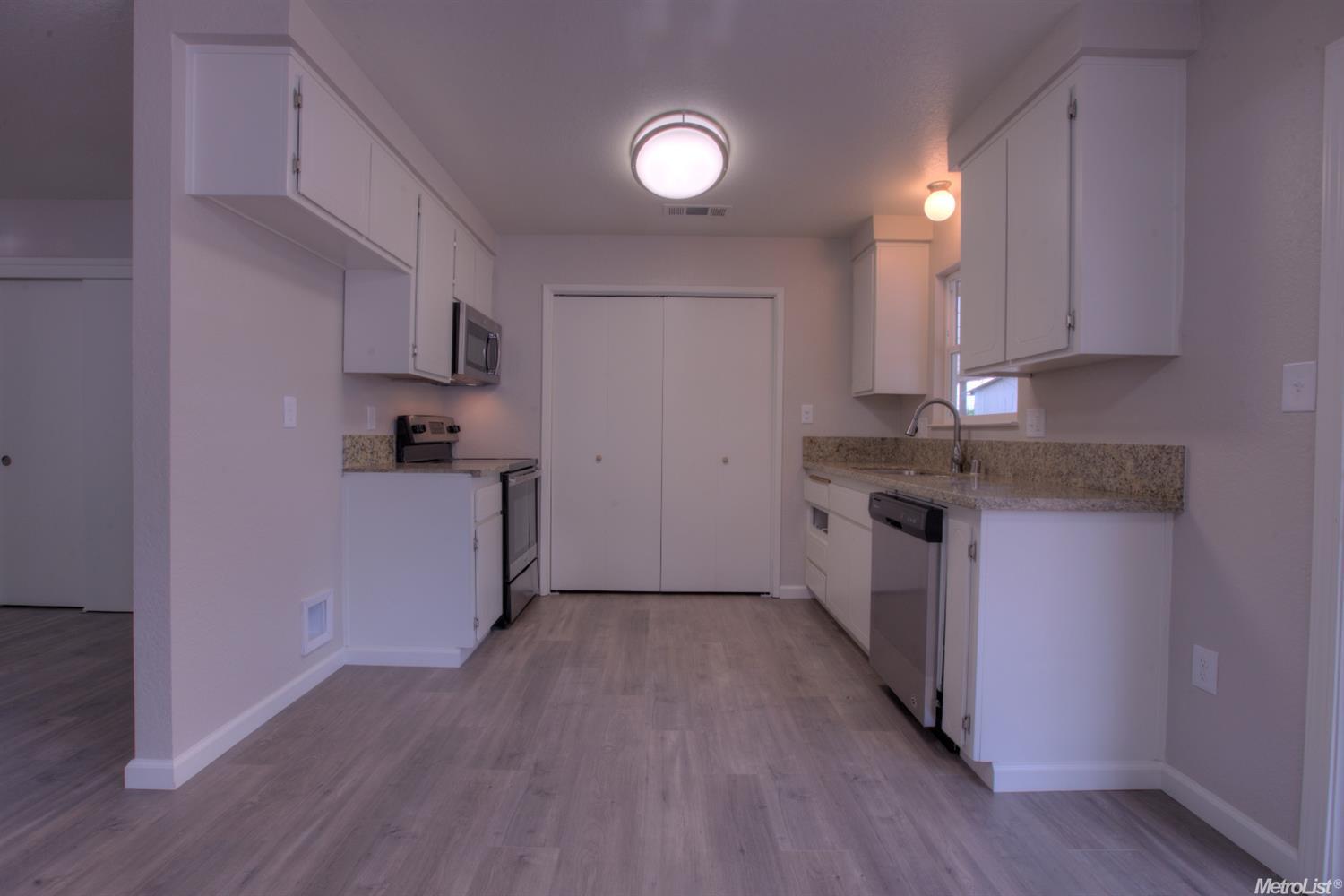 3905 Woodview Dr, Ceres, CA 95307 photo 8