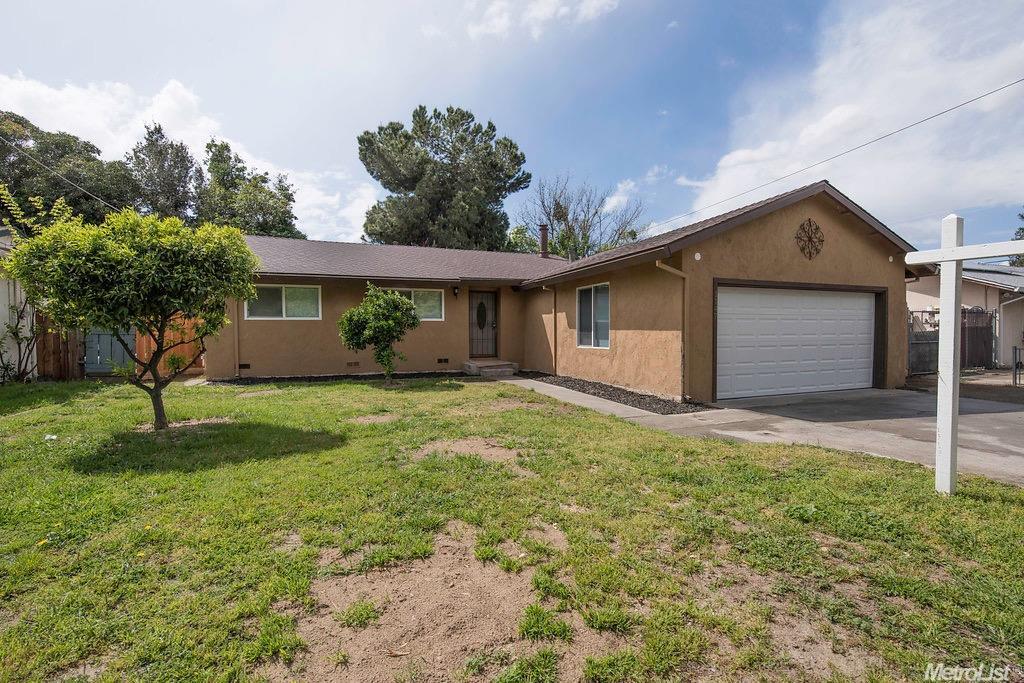 1147 Rose Ave, Modesto, CA 95355 photo 2