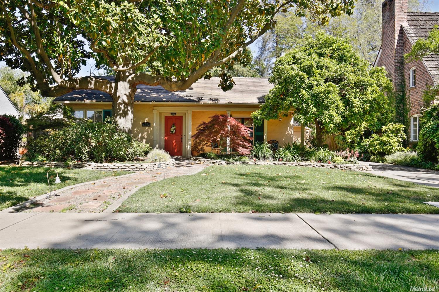 212 S Crescent Ave, Lodi, CA 95240 photo 1