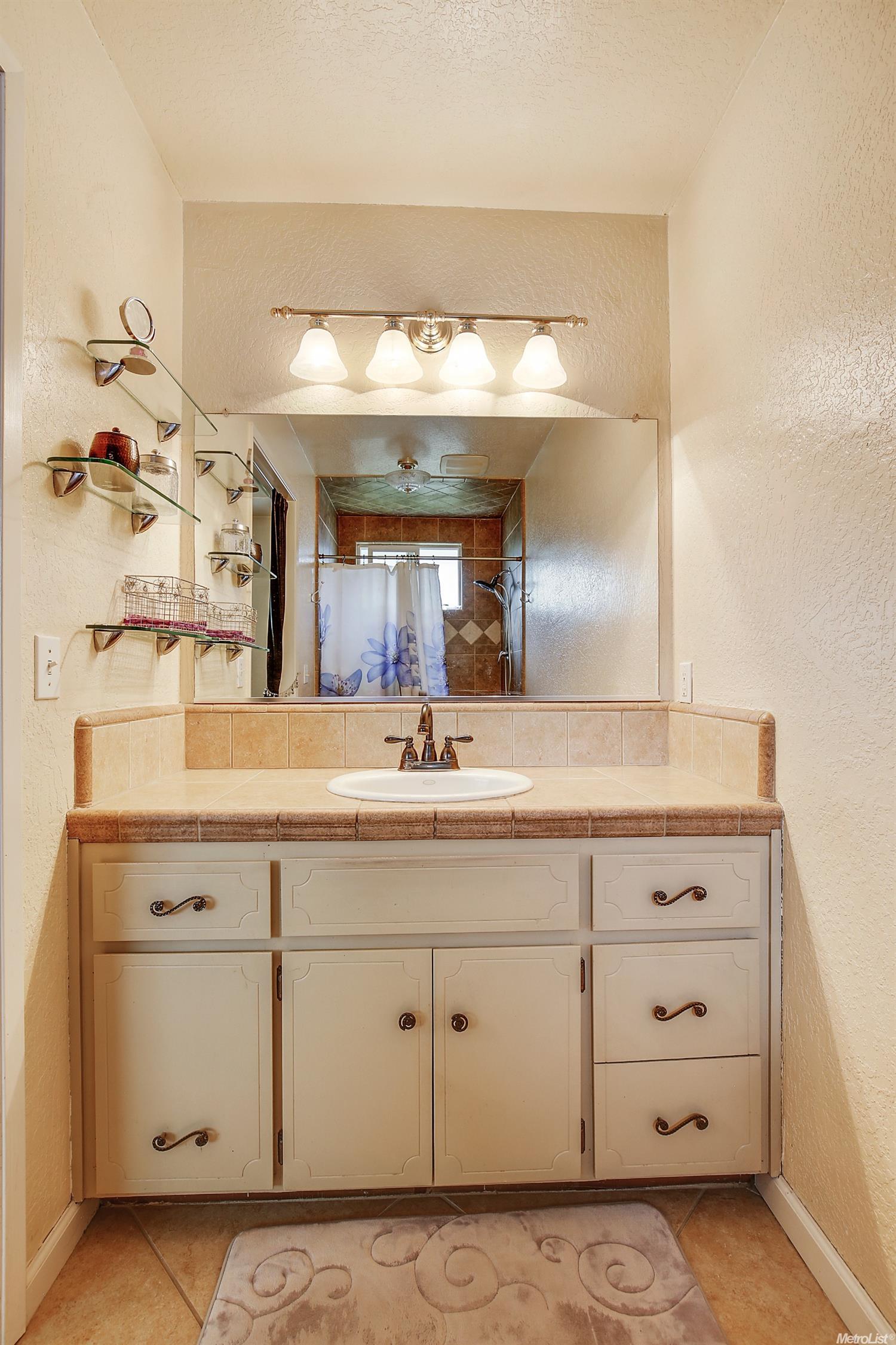 406 Elgin Ave, Lodi, CA 95240 photo 16