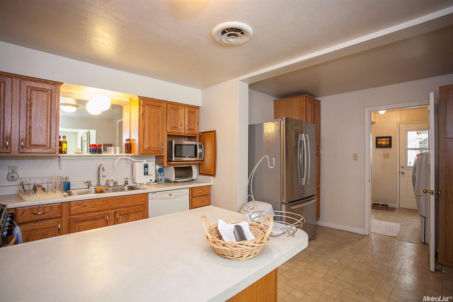 6035 Glenbrook Ln, Carmichael, CA 95608 photo 7