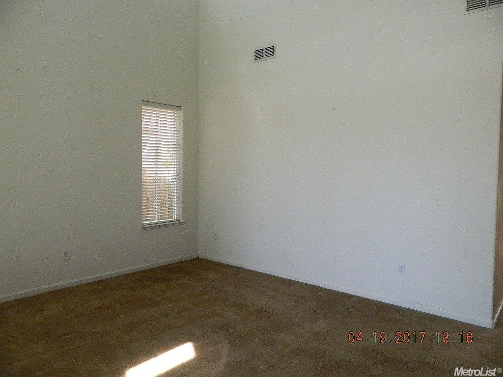 4697 N Berkeley Ave, Turlock, CA 95382 photo 3