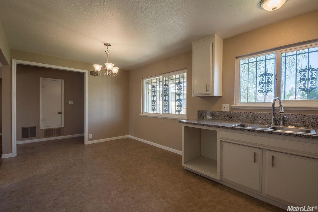 460 Diane Dr, Manteca, CA 95336 photo 7