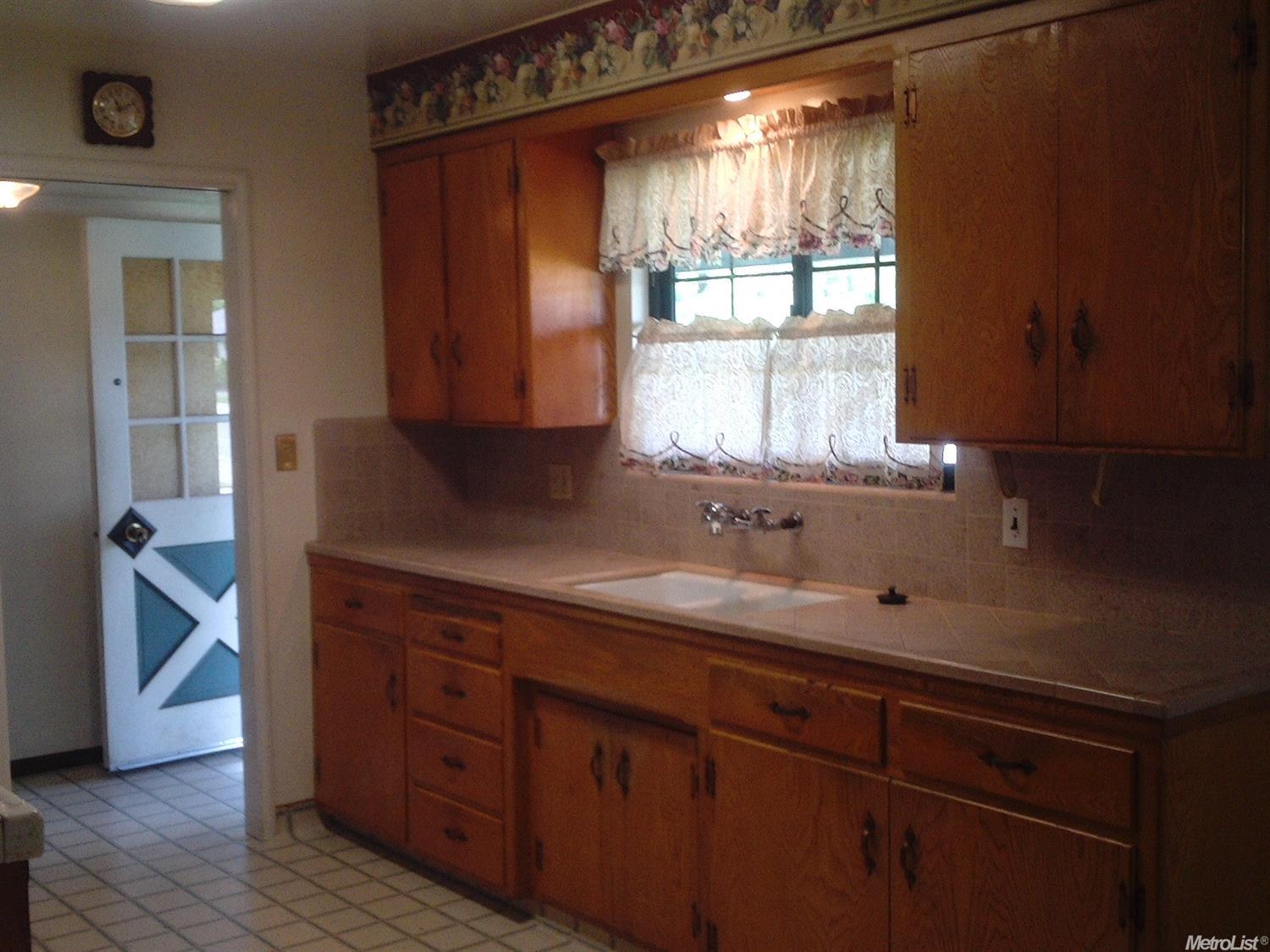 946 Daisy Ave, Lodi, CA 95242 photo 4