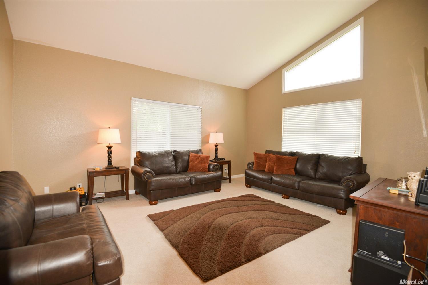 725 Independence Dr, Tracy, CA 95376 photo 3