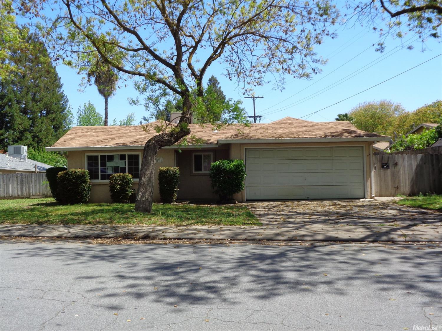 1925 Debonaire Dr, Modesto, CA 95350 photo 1