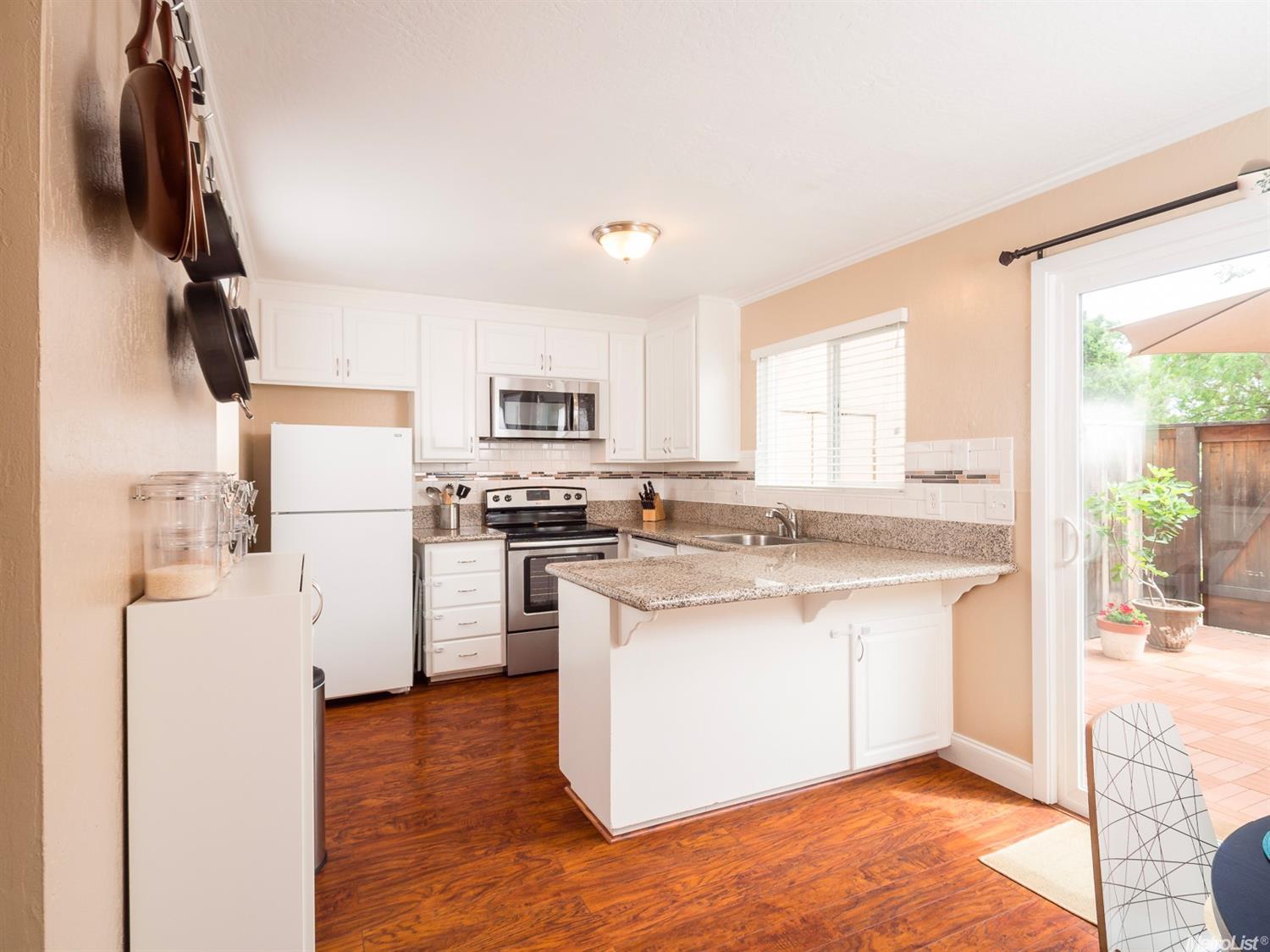 2052 Alta Loma St, Davis, CA 95616 photo 1