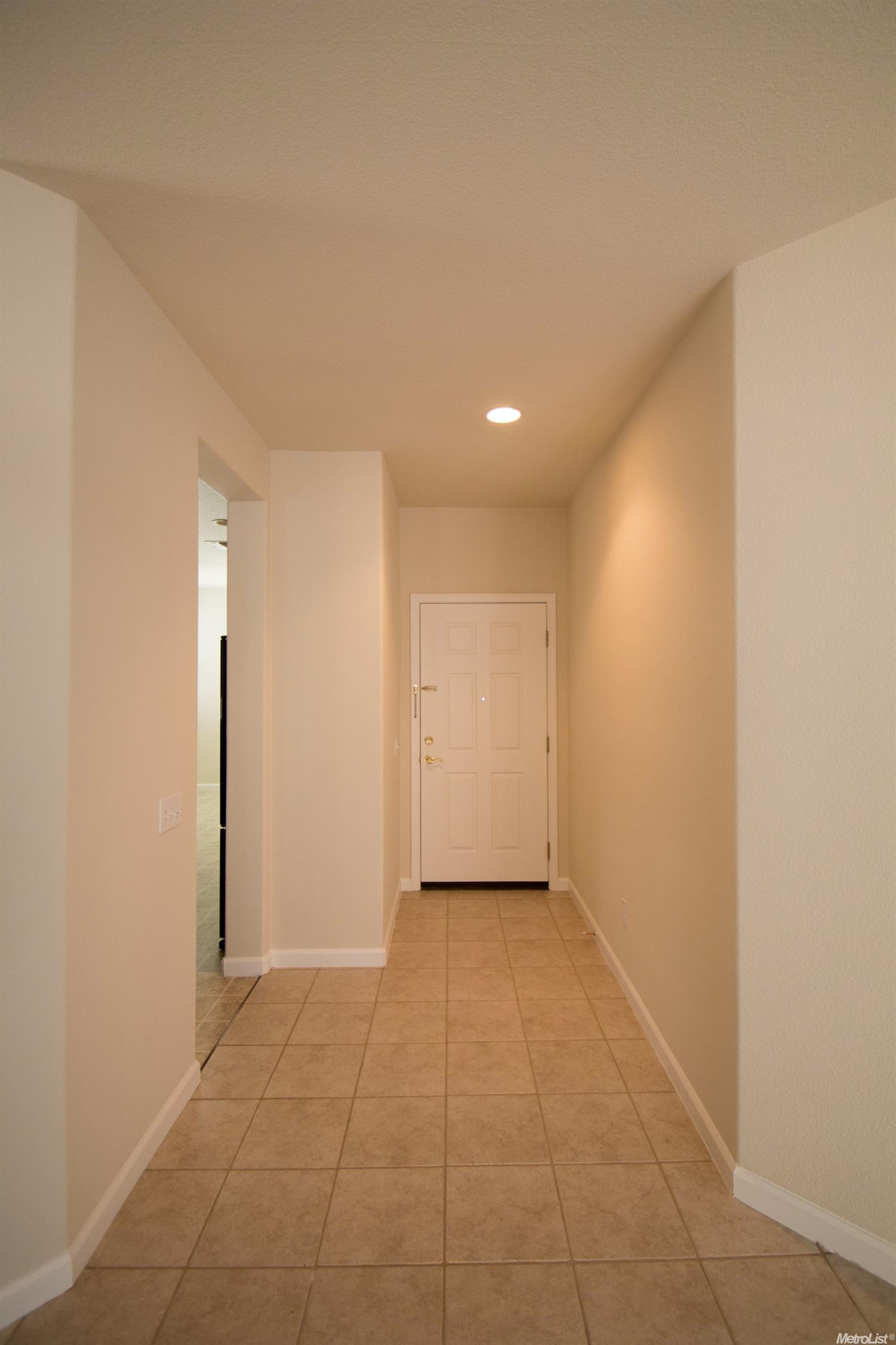 9952 Squirrelview Ct, Elk Grove, CA 95757 photo 3
