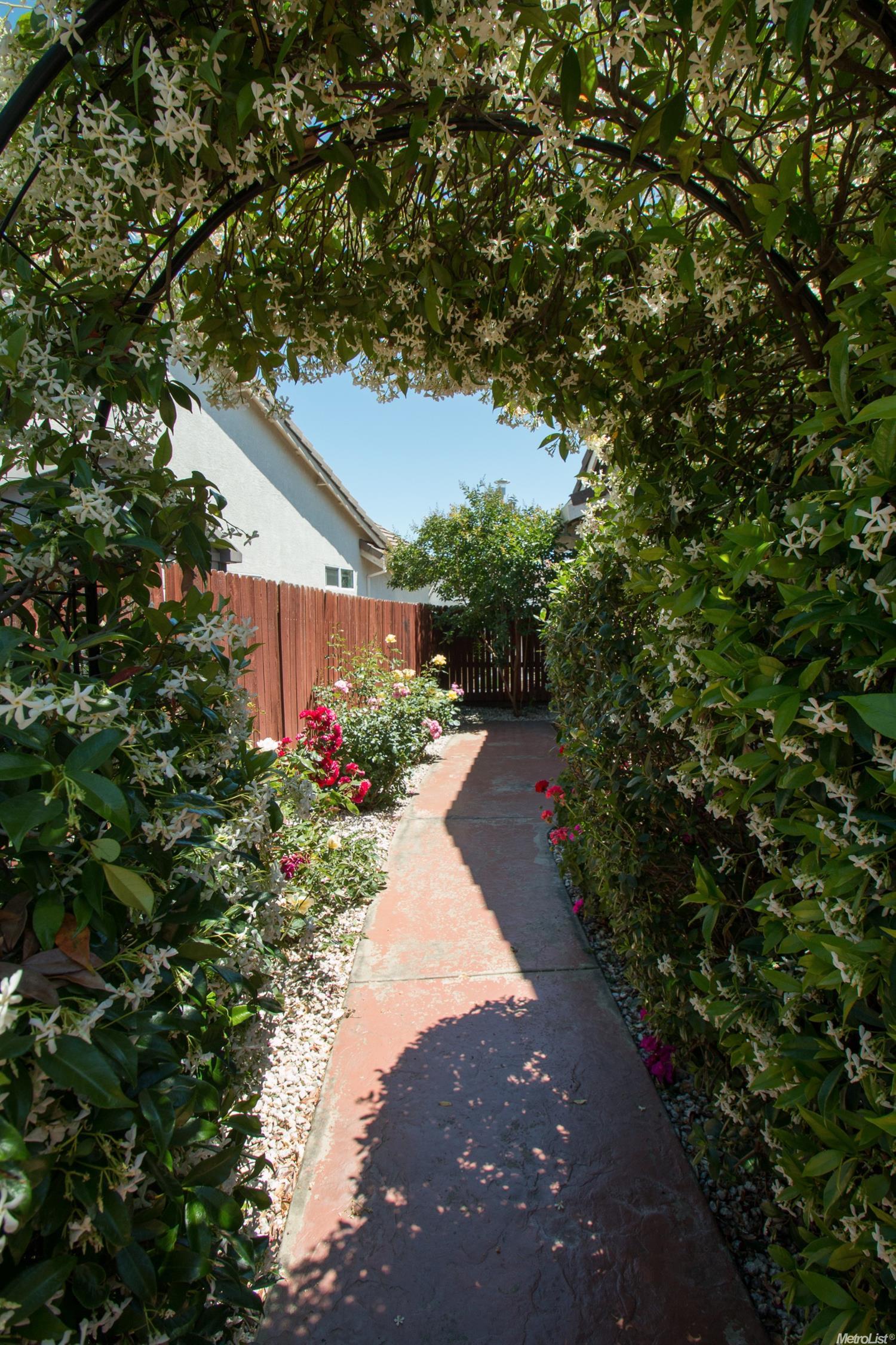 9952 Squirrelview Ct, Elk Grove, CA 95757 photo 30