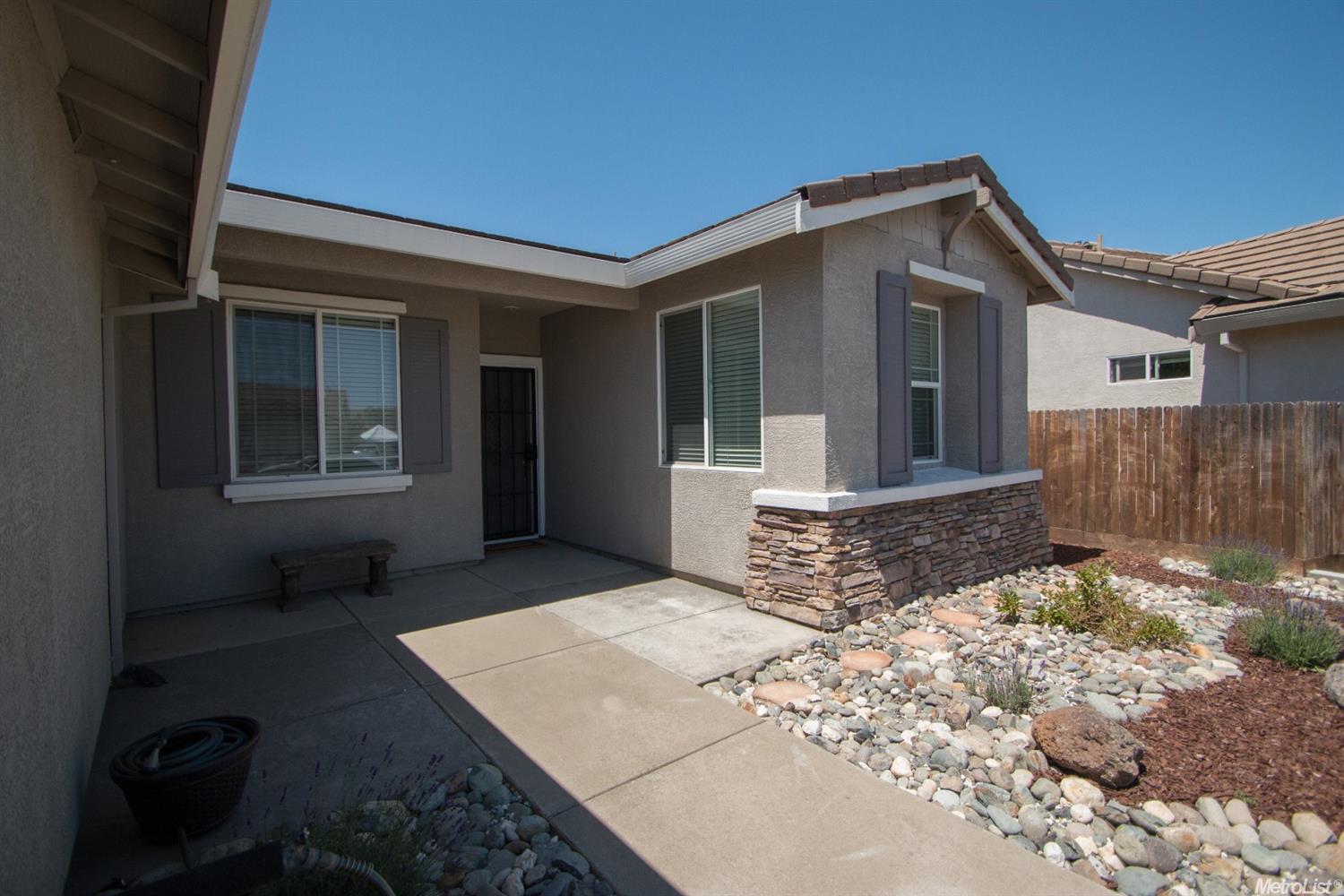 9952 Squirrelview Ct, Elk Grove, CA 95757 photo 2
