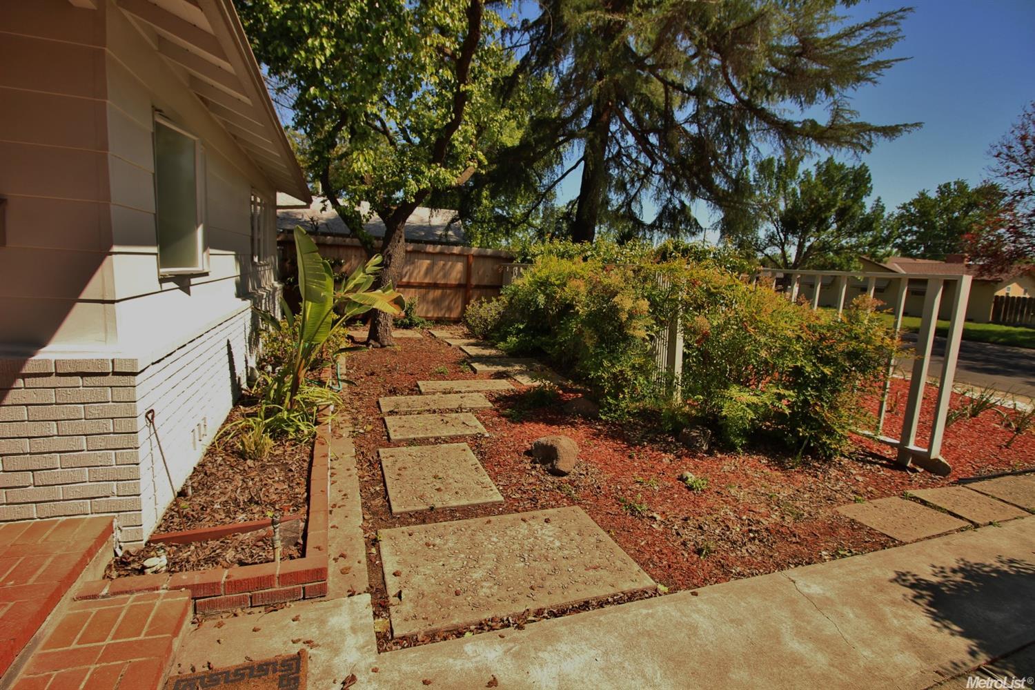 801 Brookvale Dr, Modesto, CA 95355 photo 2