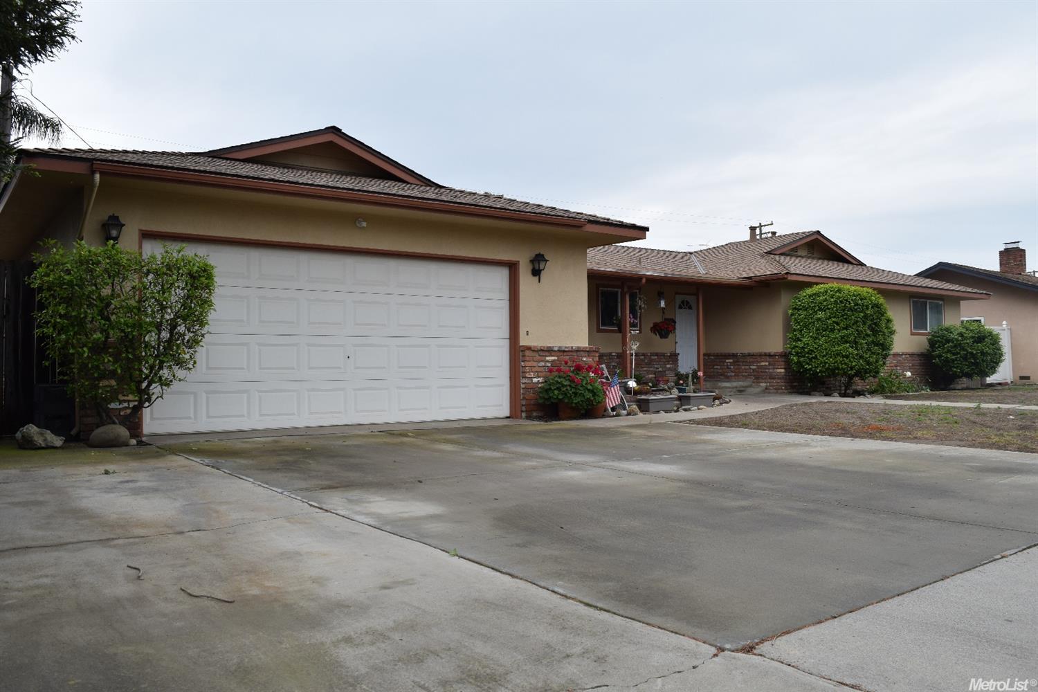 1904 Sylvan Ave, Modesto, CA 95355 photo 1