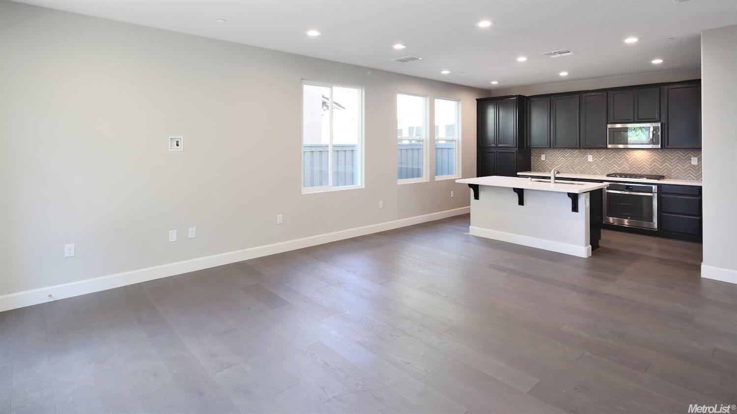 901 Persimmon Ter, Davis, CA 95616 photo 3