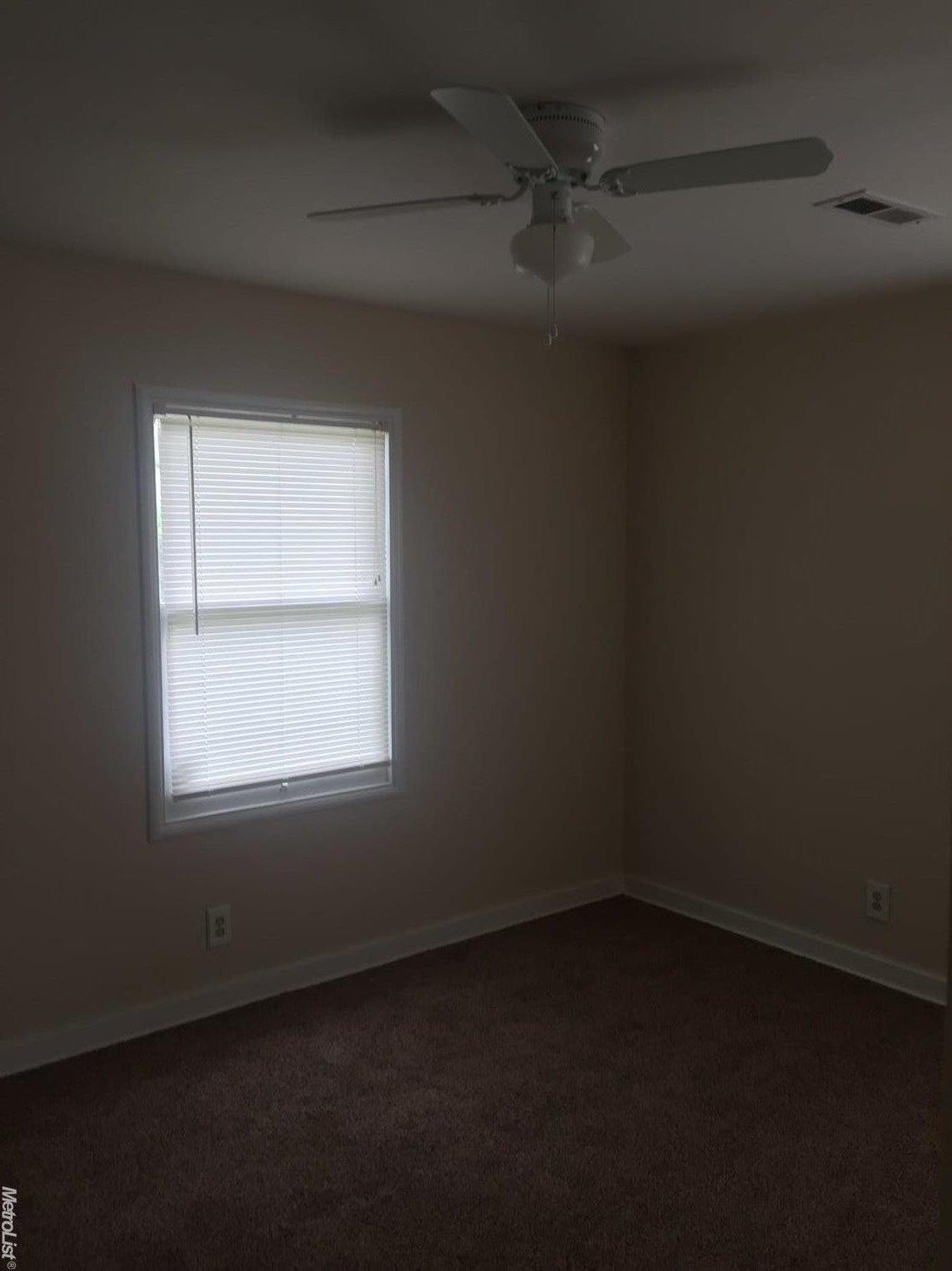 529 E Downs St, Stockton, CA 95204 photo 6