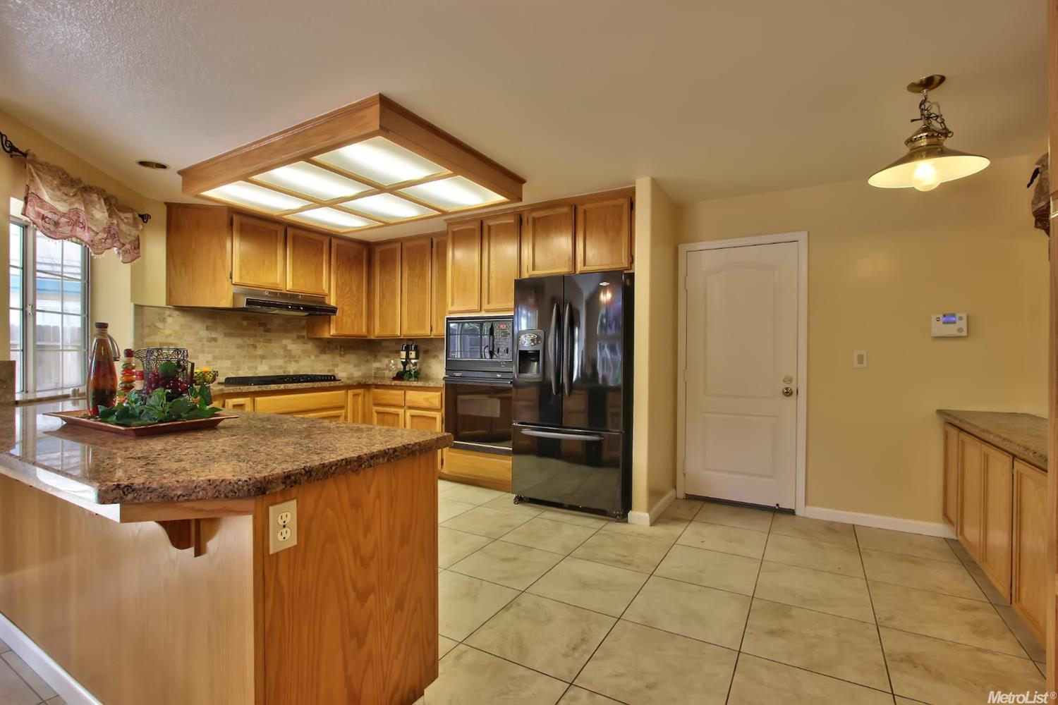 4804 Squadron Ct, Fair Oaks, CA 95628 photo 4