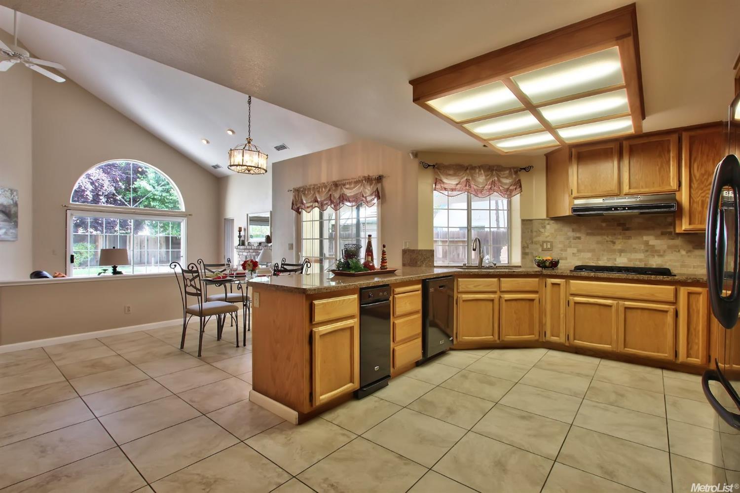 4804 Squadron Ct, Fair Oaks, CA 95628 photo 3