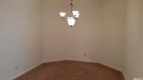 1305 Thoroughbred St, Patterson, CA 95363 photo 4