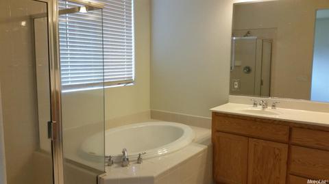 1305 Thoroughbred St, Patterson, CA 95363 photo 8