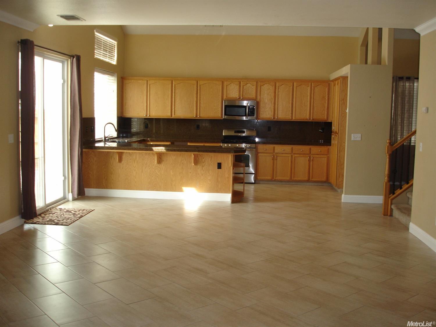 1817 Liquid Amber Ln, Ceres, CA 95307 photo 2