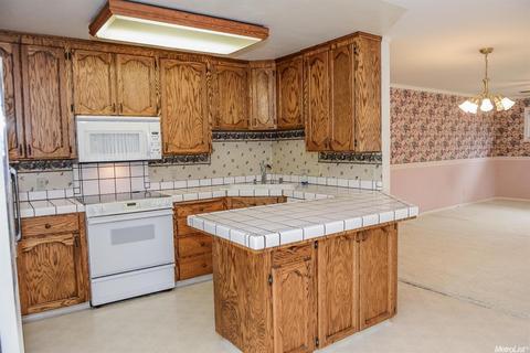 630 S Orange Ave, Lodi, CA 95240 photo 6