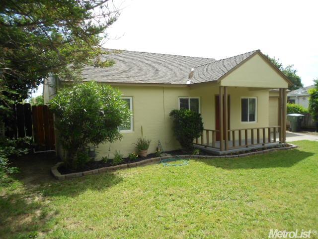 1240 Melrose Ave, Modesto, CA 95350 photo 2