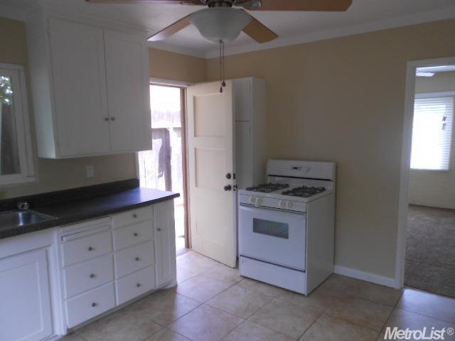 1240 Melrose Ave, Modesto, CA 95350 photo 13