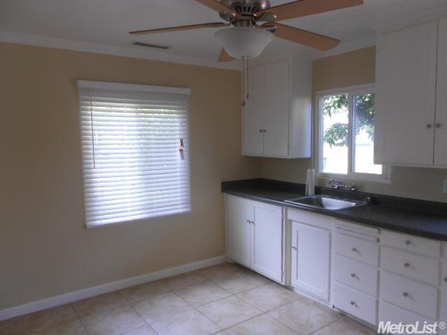 1240 Melrose Ave, Modesto, CA 95350 photo 12