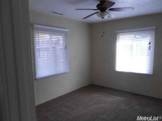1240 Melrose Ave, Modesto, CA 95350 photo 5