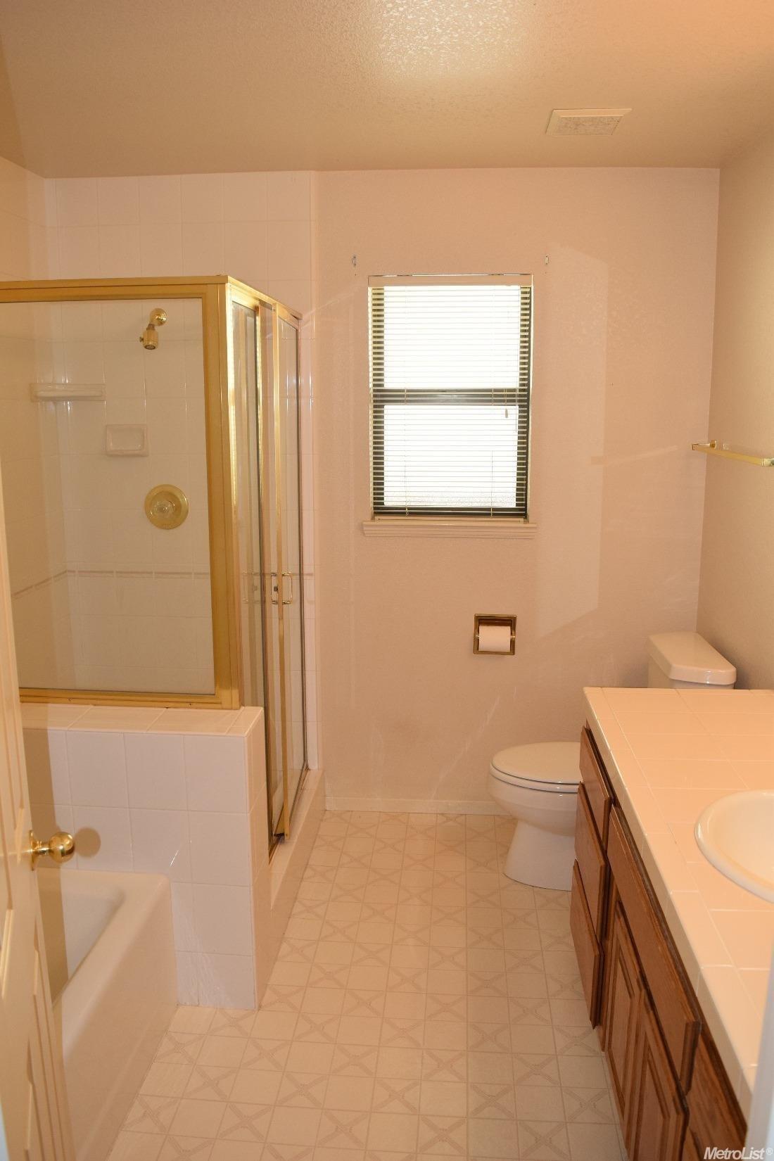 940 Country Club Cir, Ripon, CA 95366 photo 15