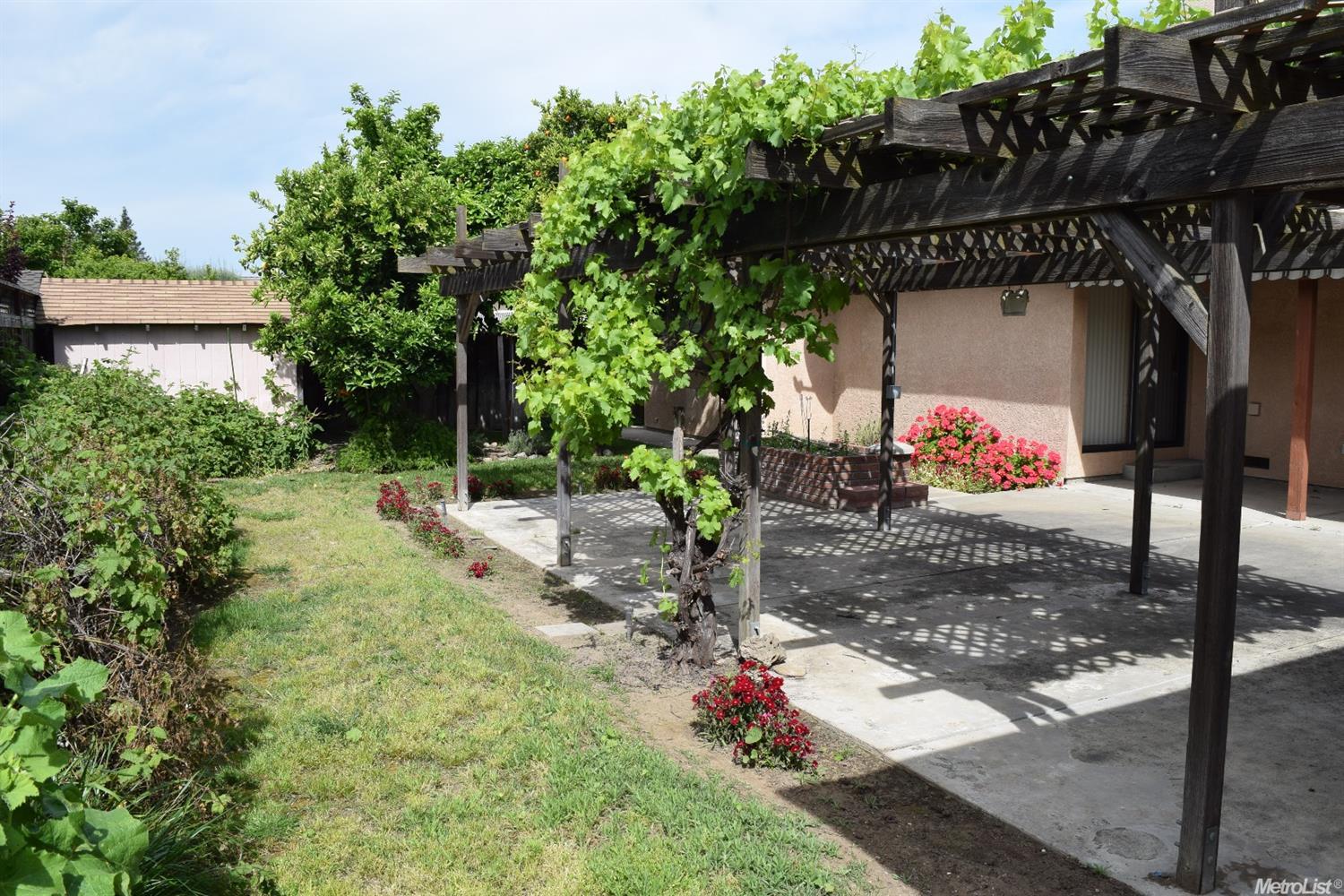 940 Country Club Cir, Ripon, CA 95366 photo 21