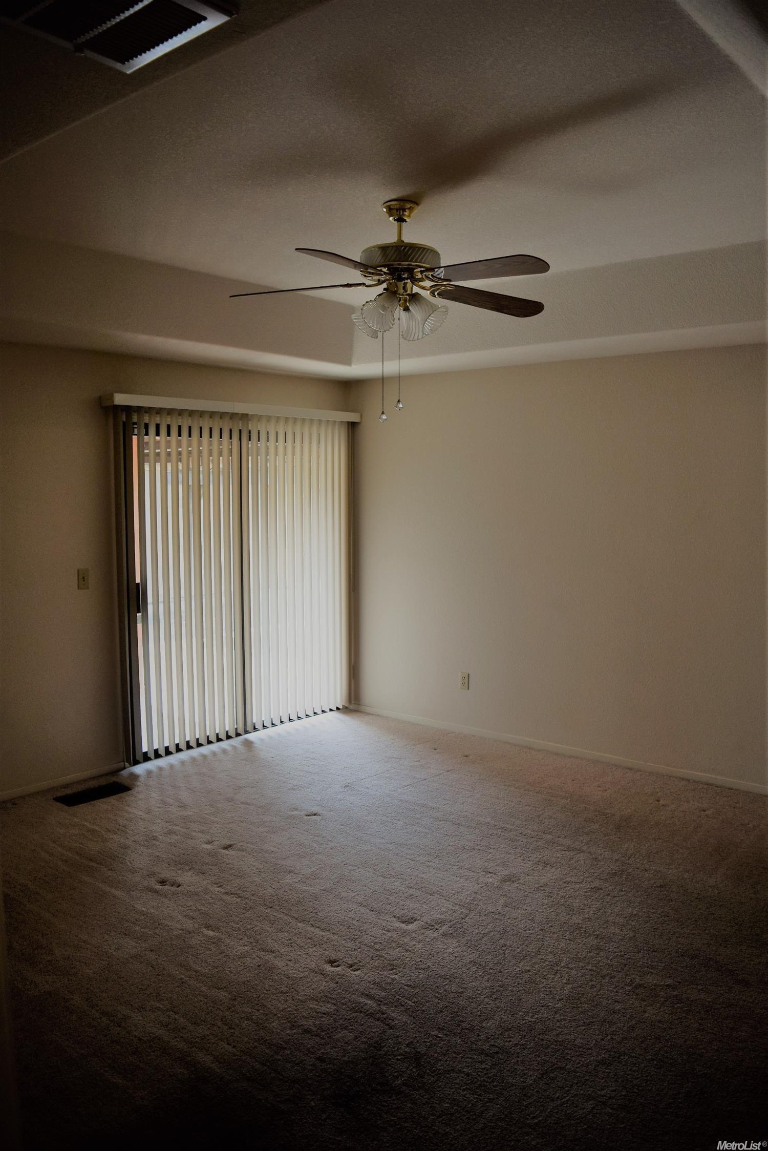 940 Country Club Cir, Ripon, CA 95366 photo 11