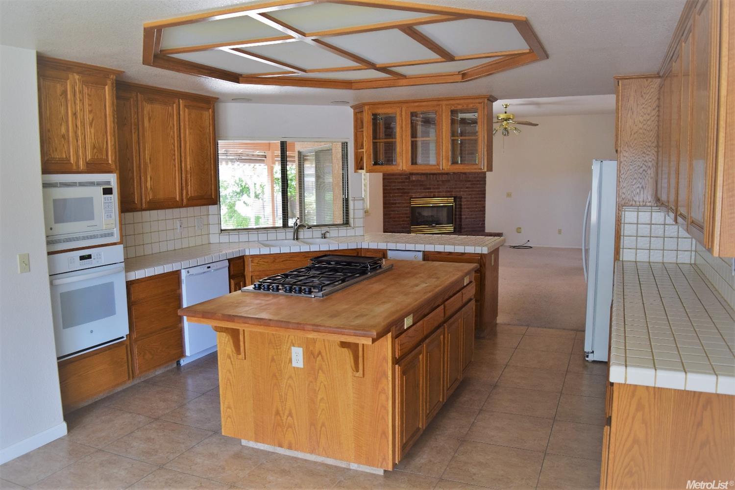 940 Country Club Cir, Ripon, CA 95366 photo 10