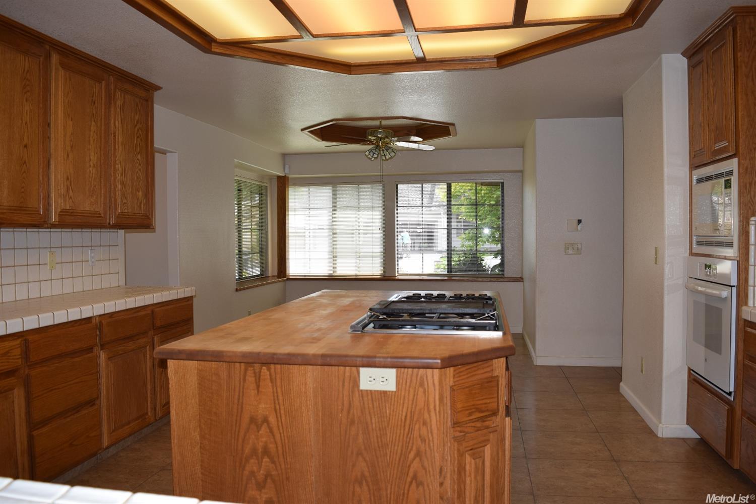 940 Country Club Cir, Ripon, CA 95366 photo 9