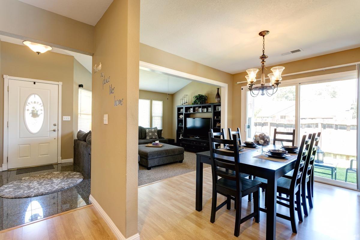 200 Renown Dr, Tracy, CA 95376 photo 2