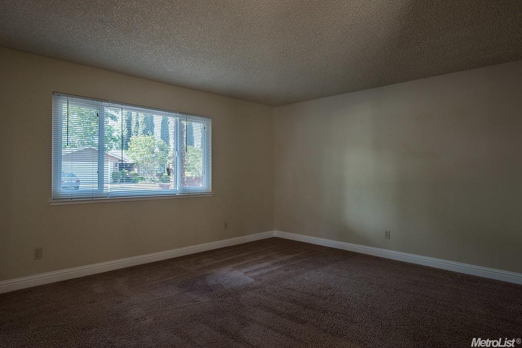1337 Clevenger Dr, Modesto, CA 95356 photo 2