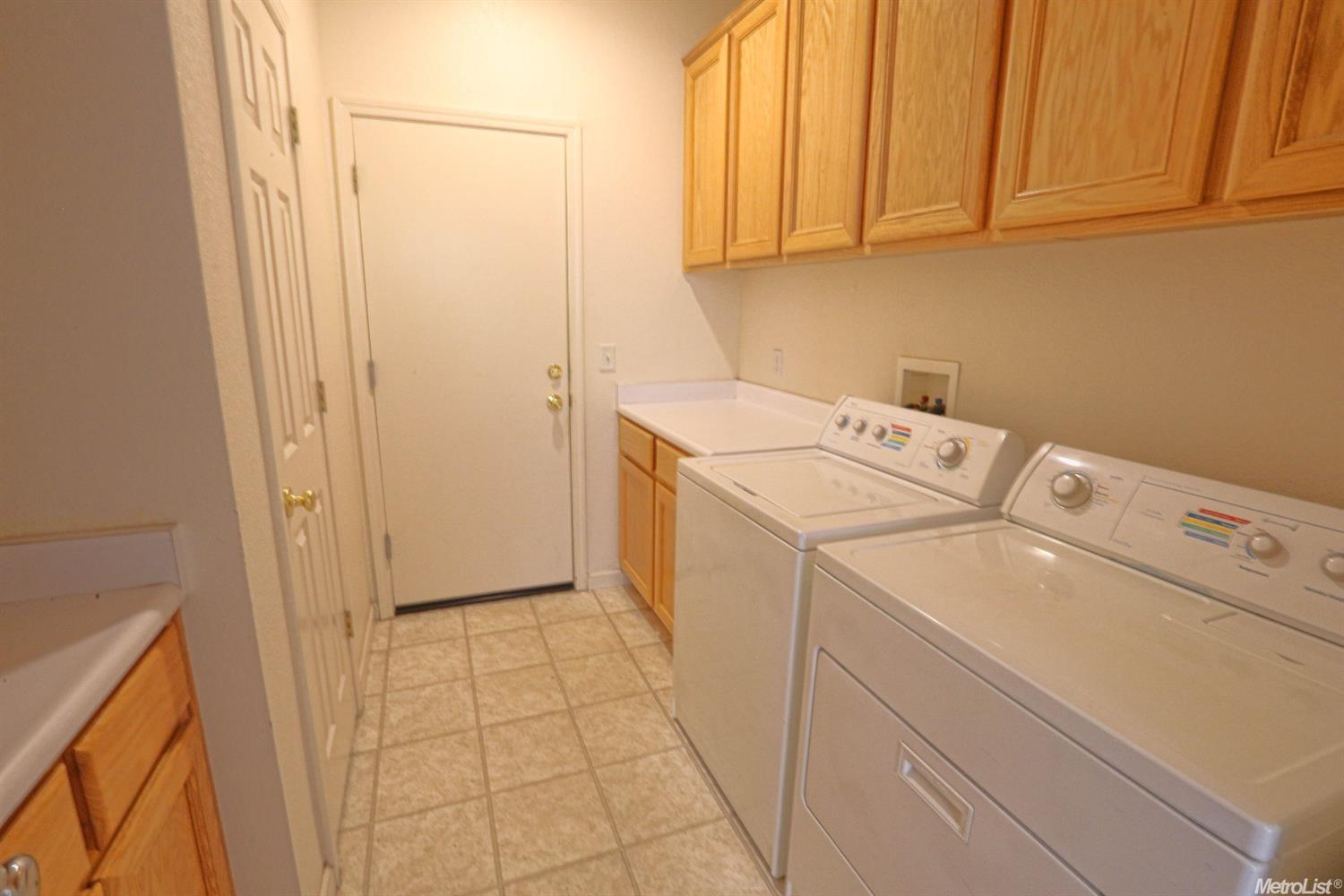 516 Dimensions St, Modesto, CA 95356 photo 13