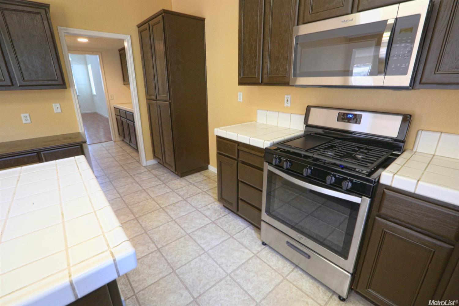 516 Dimensions St, Modesto, CA 95356 photo 5