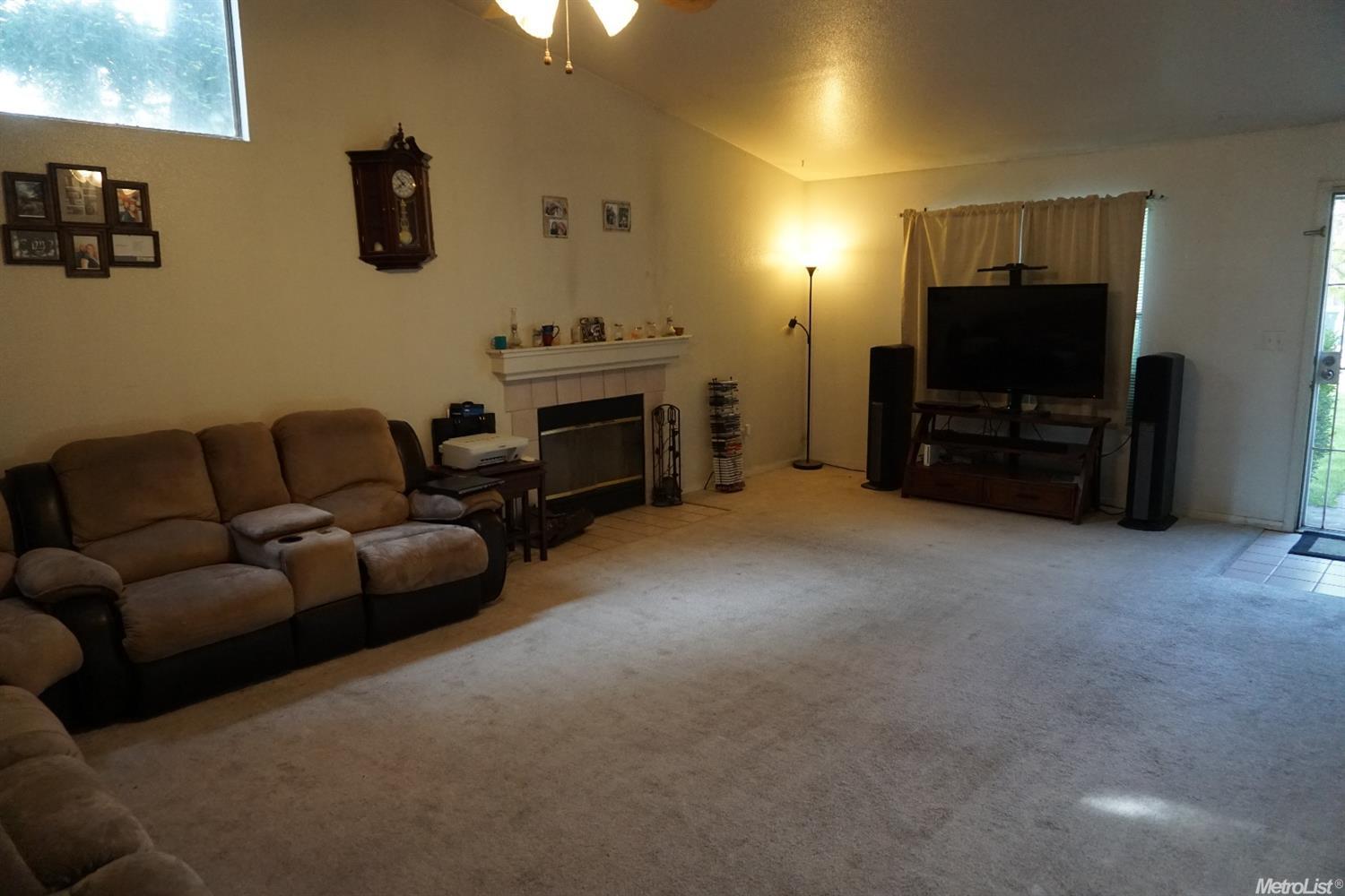 428 Beufort Ct, Modesto, CA 95357 photo 4