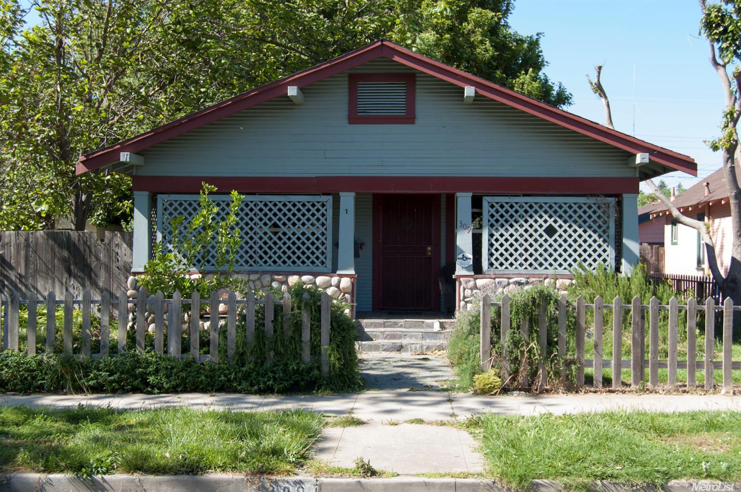 309 Flora St, Lodi, CA 95240 photo 1