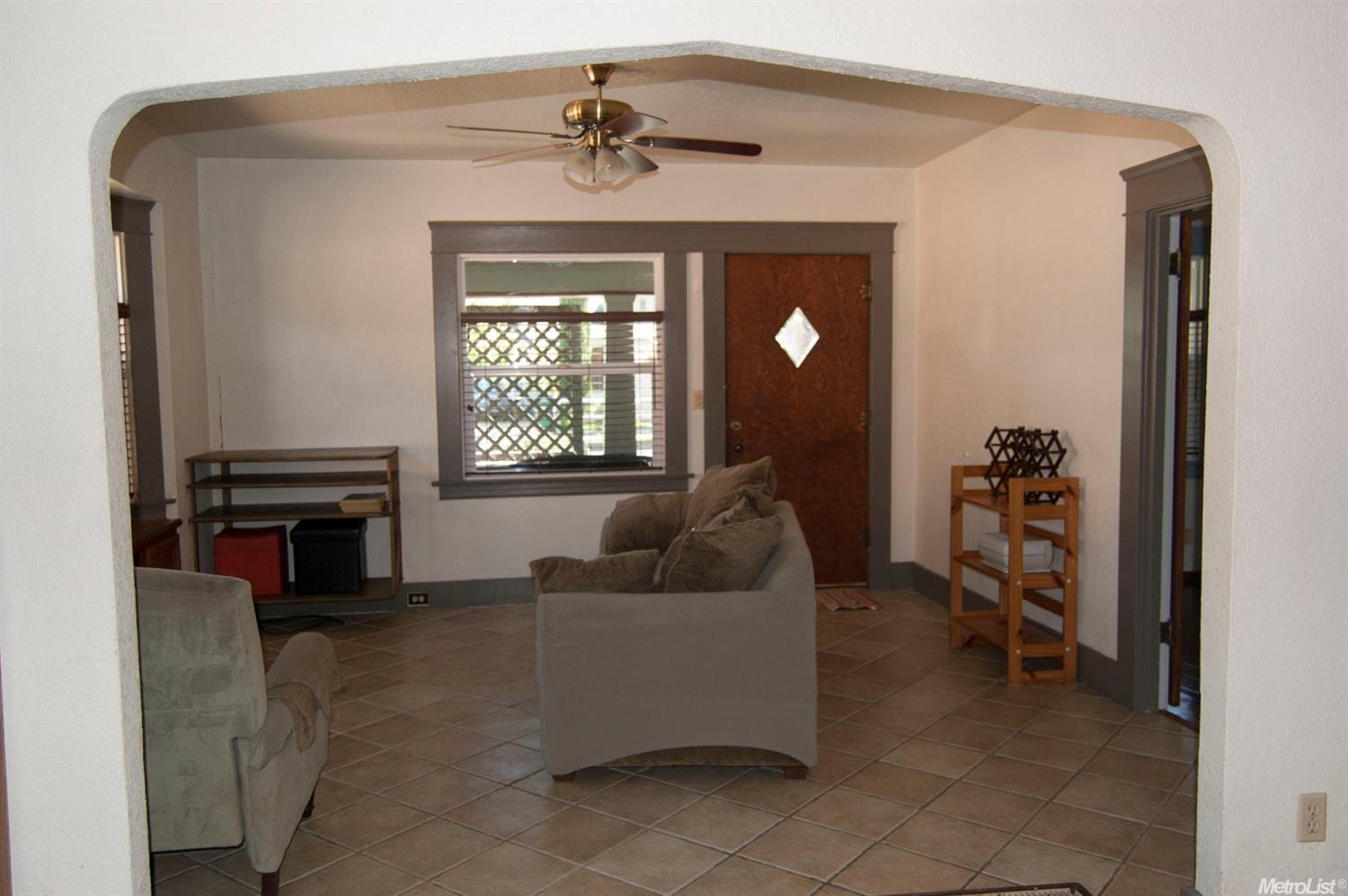 309 Flora St, Lodi, CA 95240 photo 2