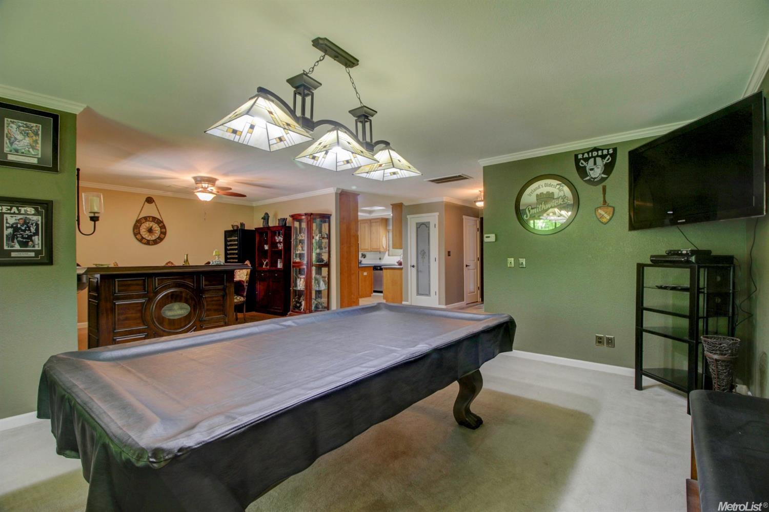 1012 Bristol Ln, Modesto, CA 95350 photo 9