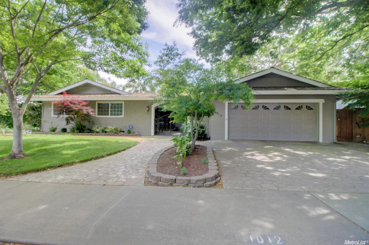 1012 Bristol Ln, Modesto, CA 95350 photo 1