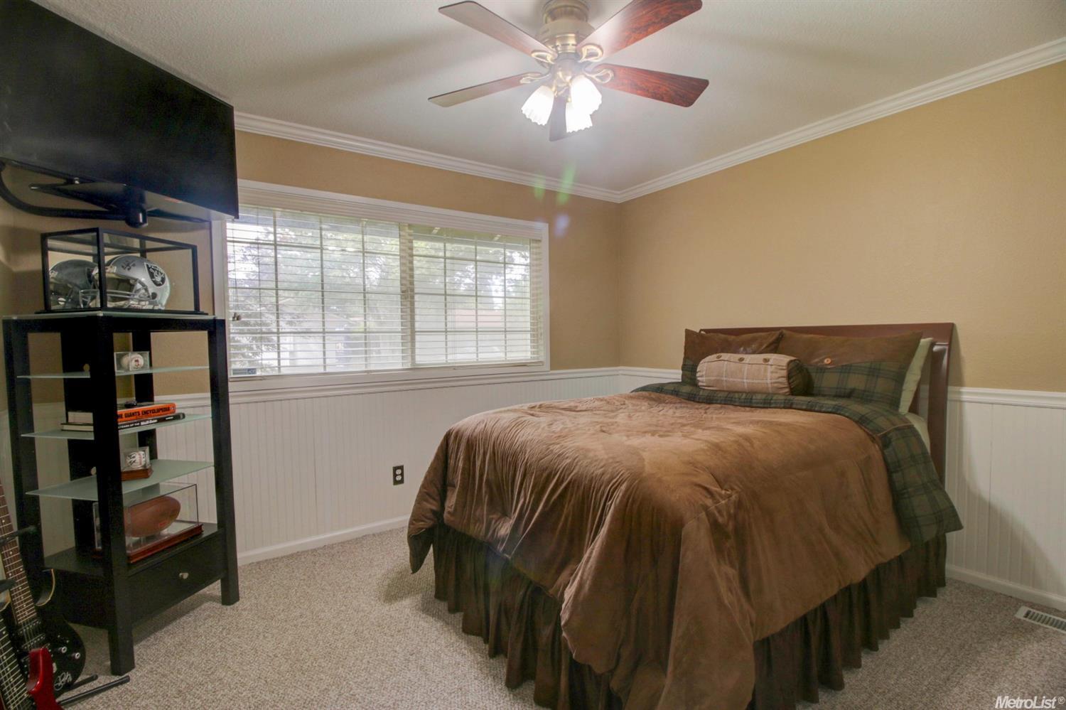 1012 Bristol Ln, Modesto, CA 95350 photo 22