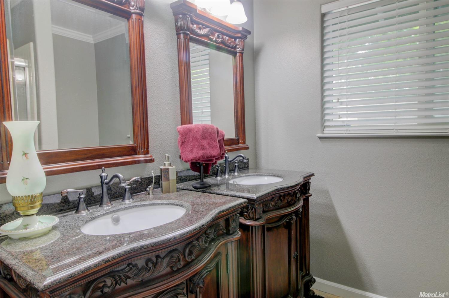 1012 Bristol Ln, Modesto, CA 95350 photo 20
